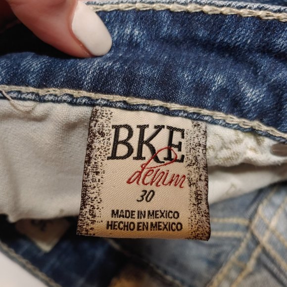 Buckle BKE Sabrina Raw Edge Denim Capri Jean 30/10 - Picture 4 of 7